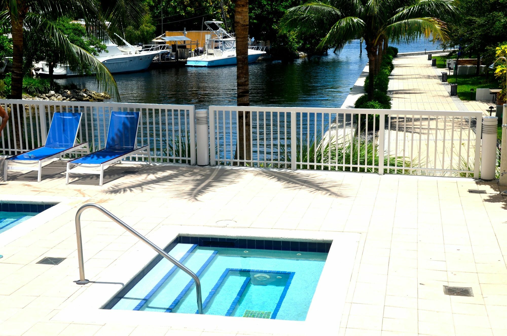 Riviera Luxury Living At River Oaks Marina And Tower Miami Extérieur photo