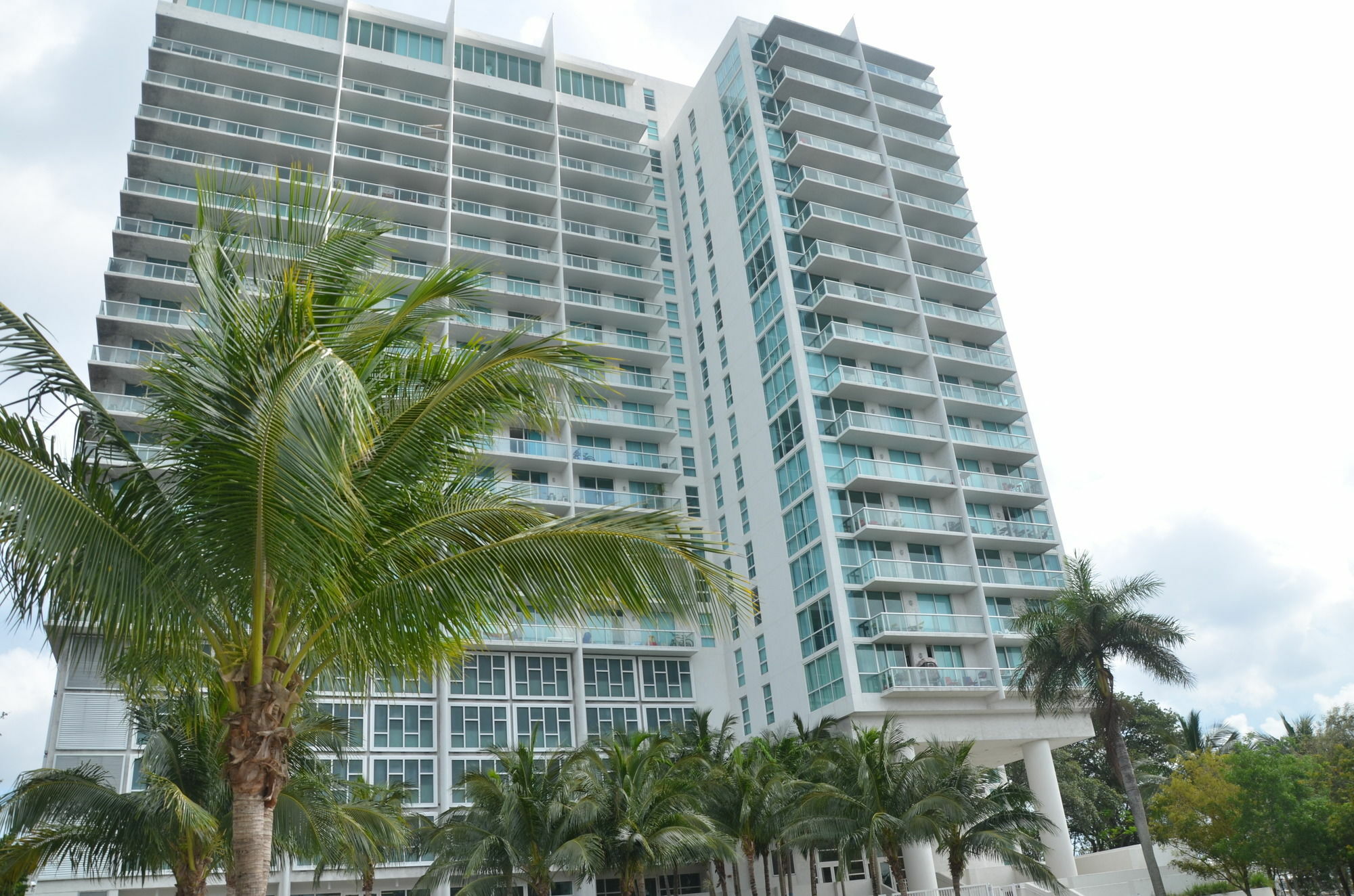 Riviera Luxury Living At River Oaks Marina And Tower Miami Extérieur photo